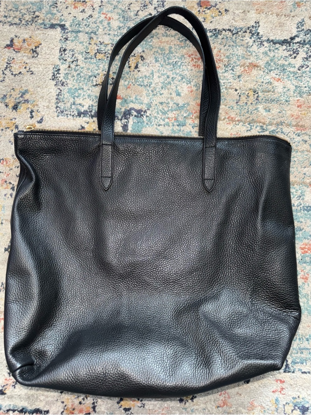 Cuyana Classic Zipper Top Tote in Pebbled Black Leather